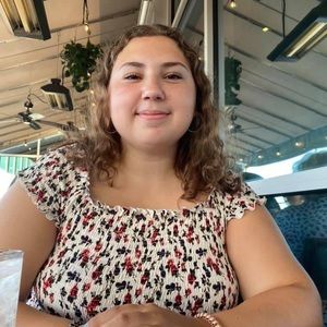 Meet your Posher, Rebecca